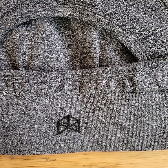 NWT Rawgear Strapback Crop Top Size Medium Color Black Heather. - Picture 4 of 7
